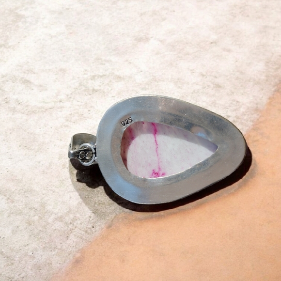 Elegant Silver and Pink Teardrop Necklace - Picture 2 of 3